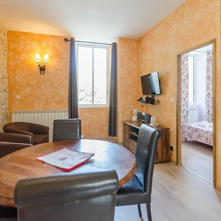 Chateau De Boisson Bed & Breakfast *